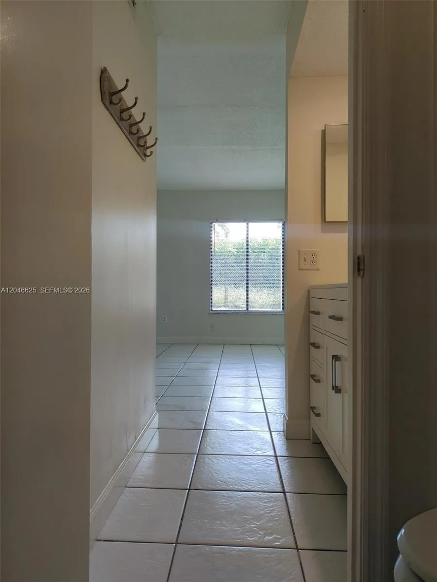 300 E Club Cir #108 Boca Raton, FL 33487