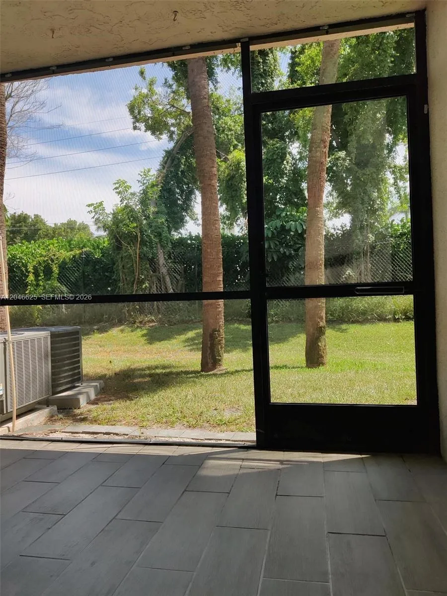 300 E Club Cir #108 Boca Raton, FL 33487