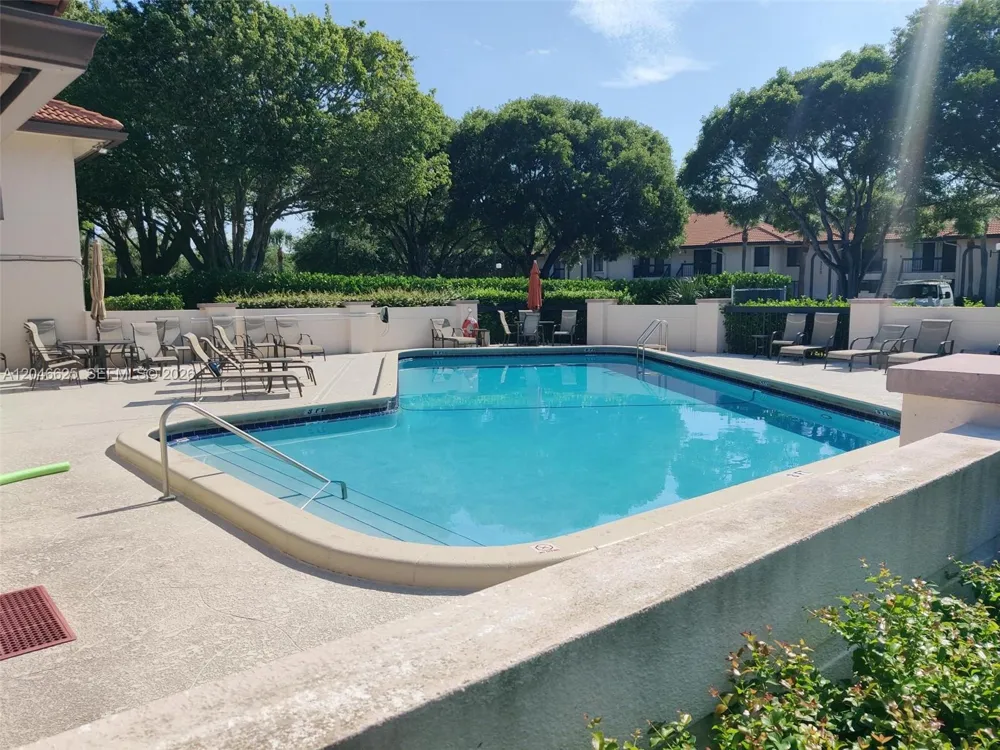 300 E Club Cir #108 Boca Raton, FL 33487