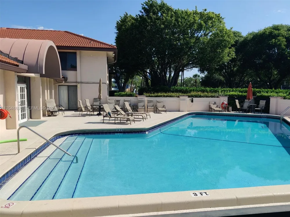 300 E Club Cir #108 Boca Raton, FL 33487