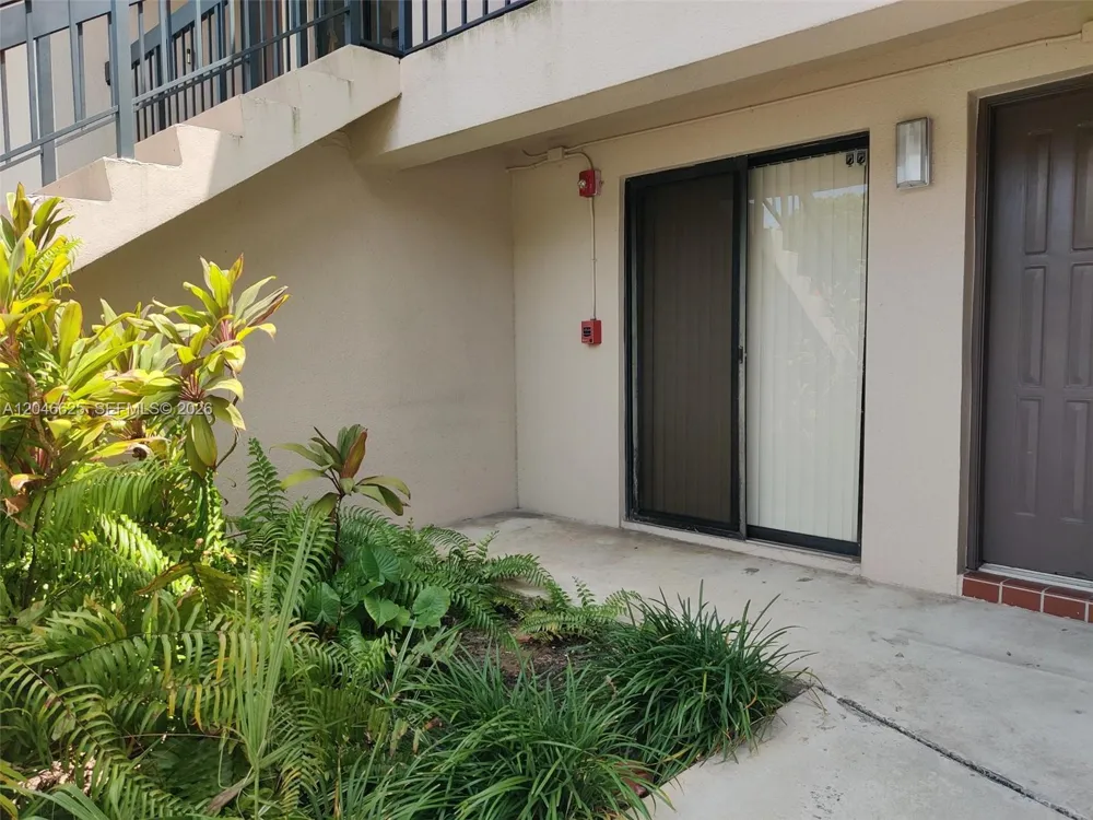 300 E Club Cir #108 Boca Raton, FL 33487