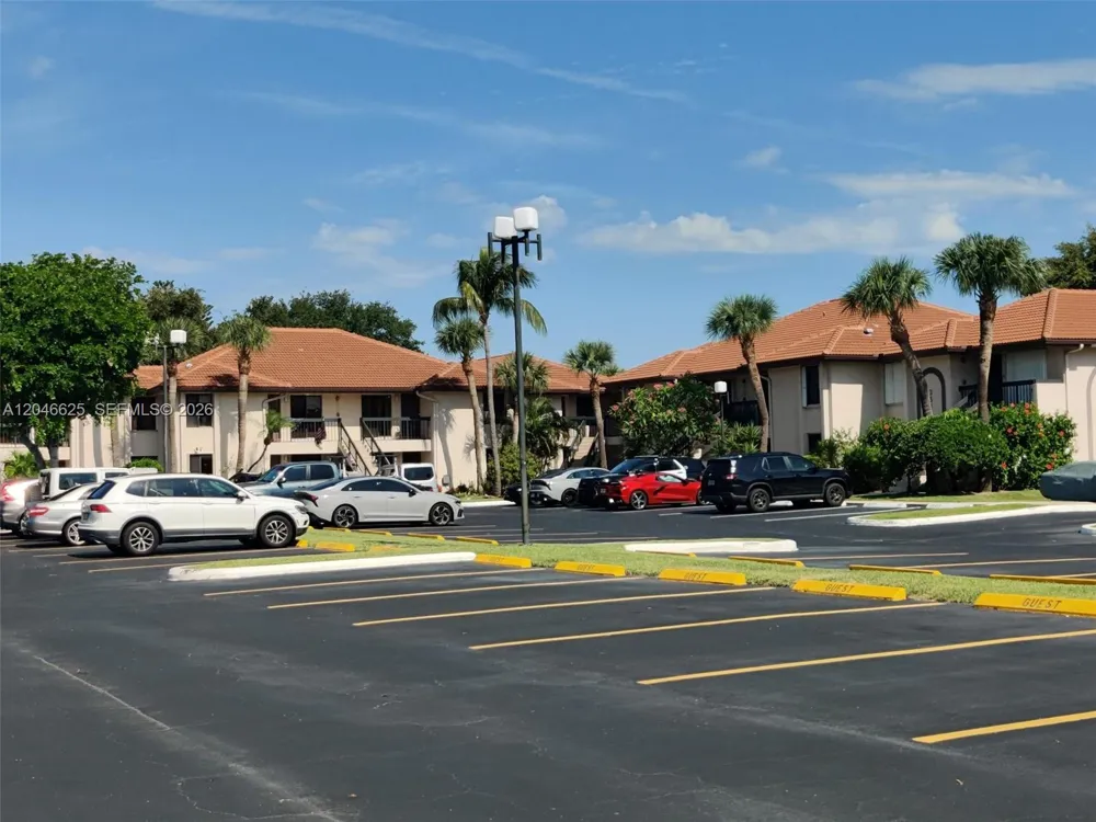 300 E Club Cir #108 Boca Raton, FL 33487