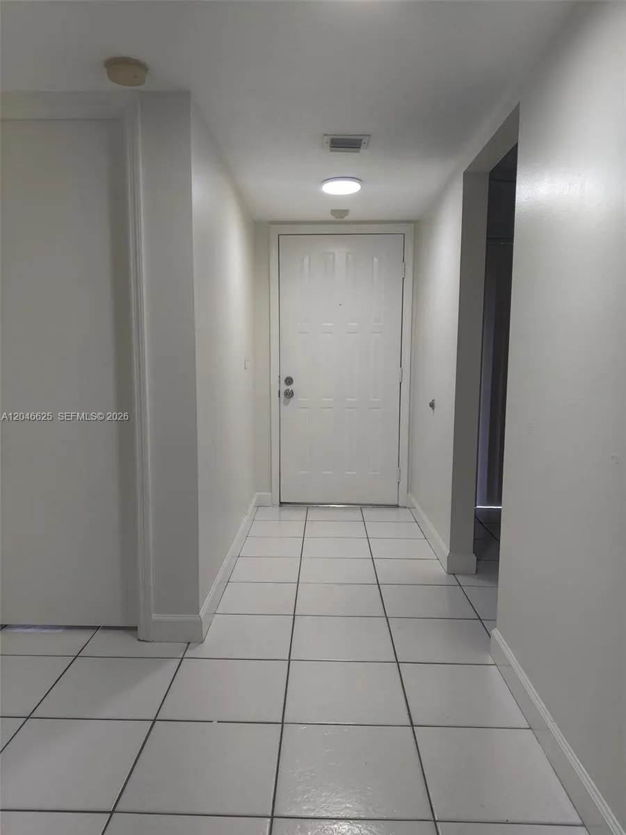 300 E Club Cir #108 Boca Raton, FL 33487