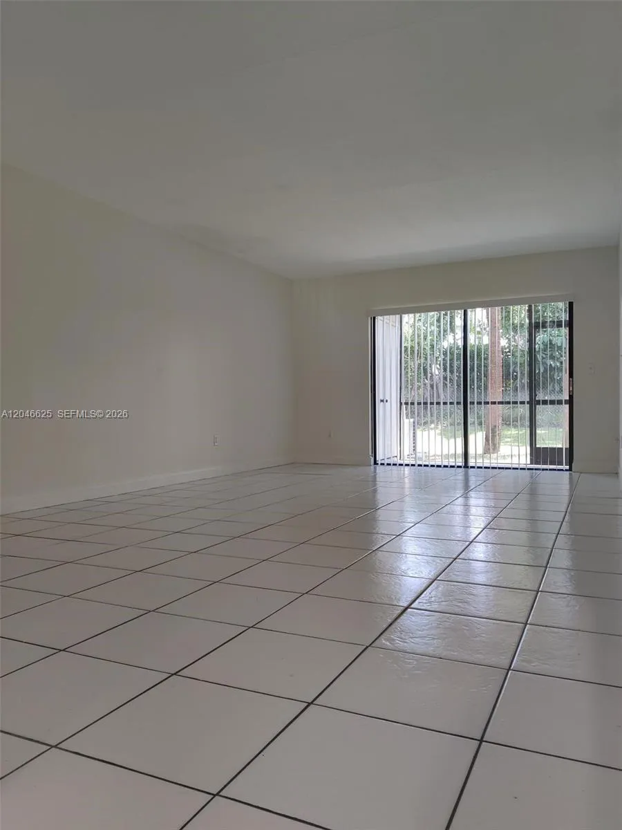 300 E Club Cir #108 Boca Raton, FL 33487
