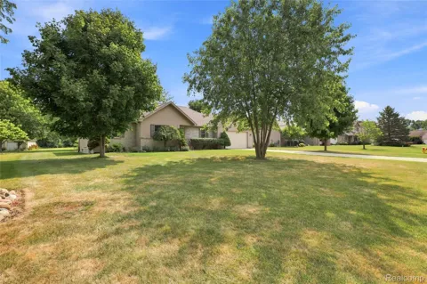 11106 W Glen