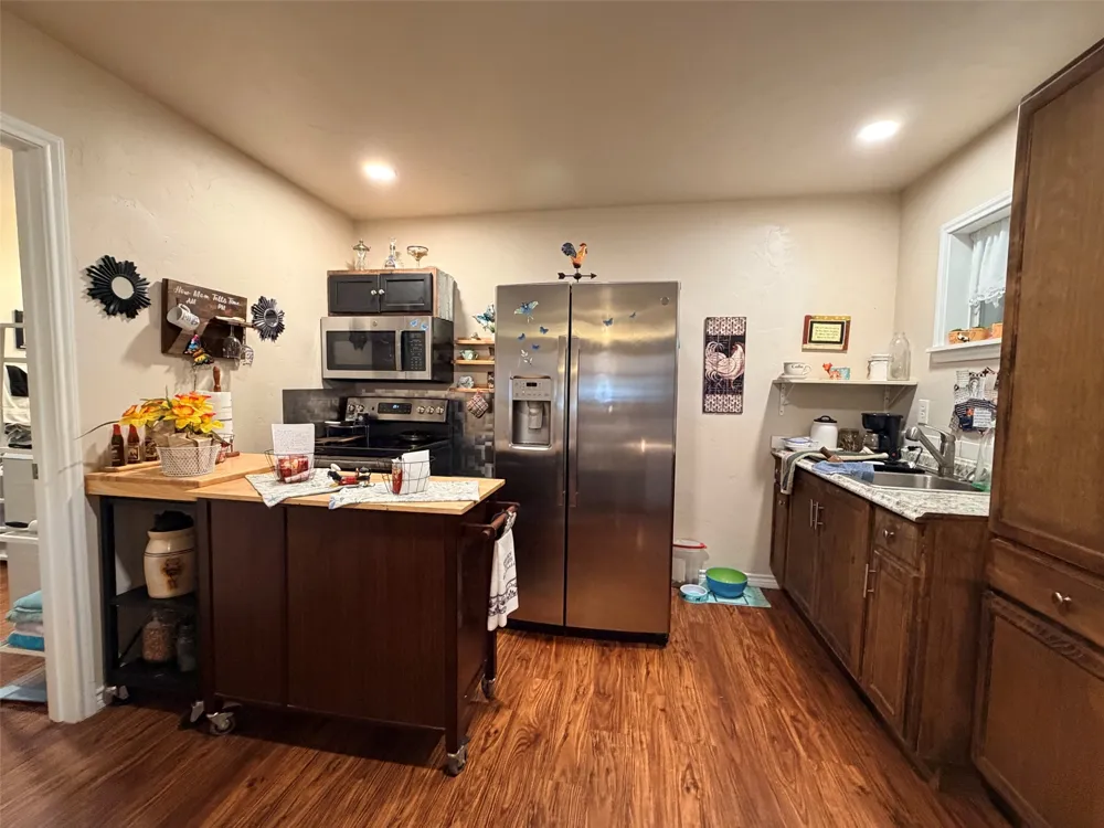 230 Treasure Beach Comanche, TX 76442
