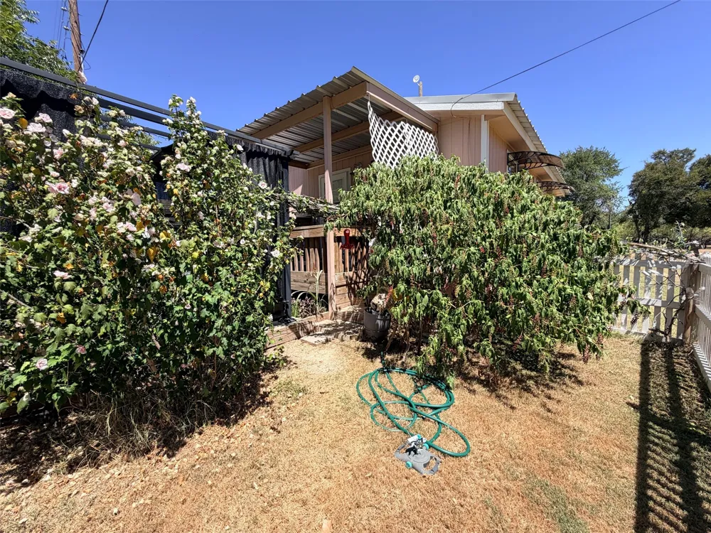 230 Treasure Beach Comanche, TX 76442