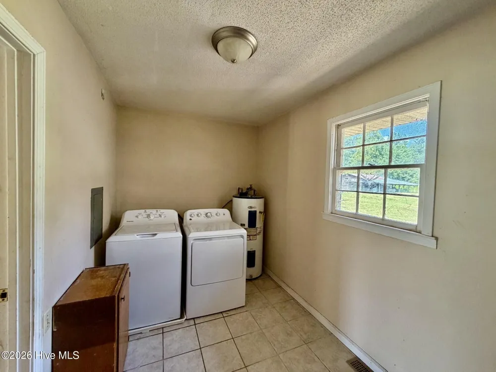 2498 Carolina 53 Elizabethtown, NC 28337