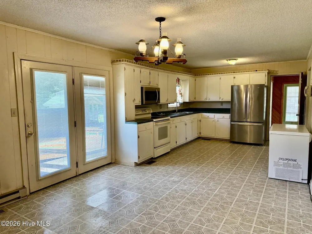 2498 Carolina 53 Elizabethtown, NC 28337