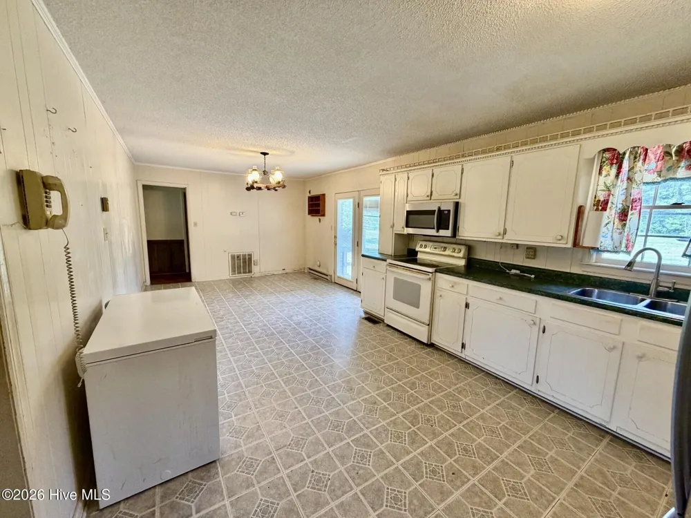 2498 Carolina 53 Elizabethtown, NC 28337