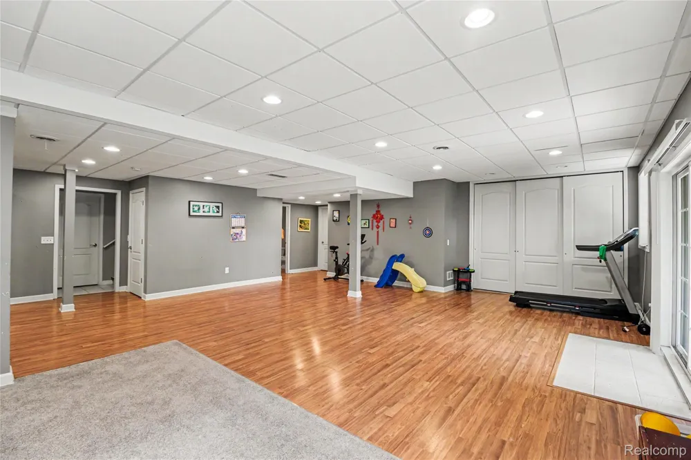 49847 Parkside Drive Northville Township, MI 48168