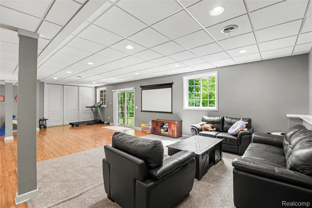 49847 Parkside Drive Northville Township, MI 48168