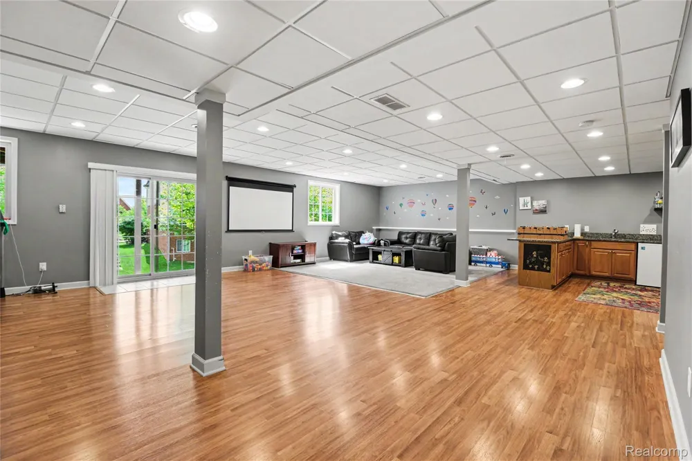 49847 Parkside Drive Northville Township, MI 48168