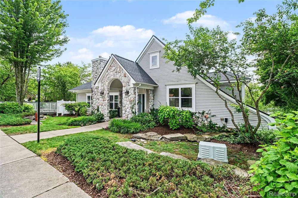 49847 Parkside Drive Northville Township, MI 48168