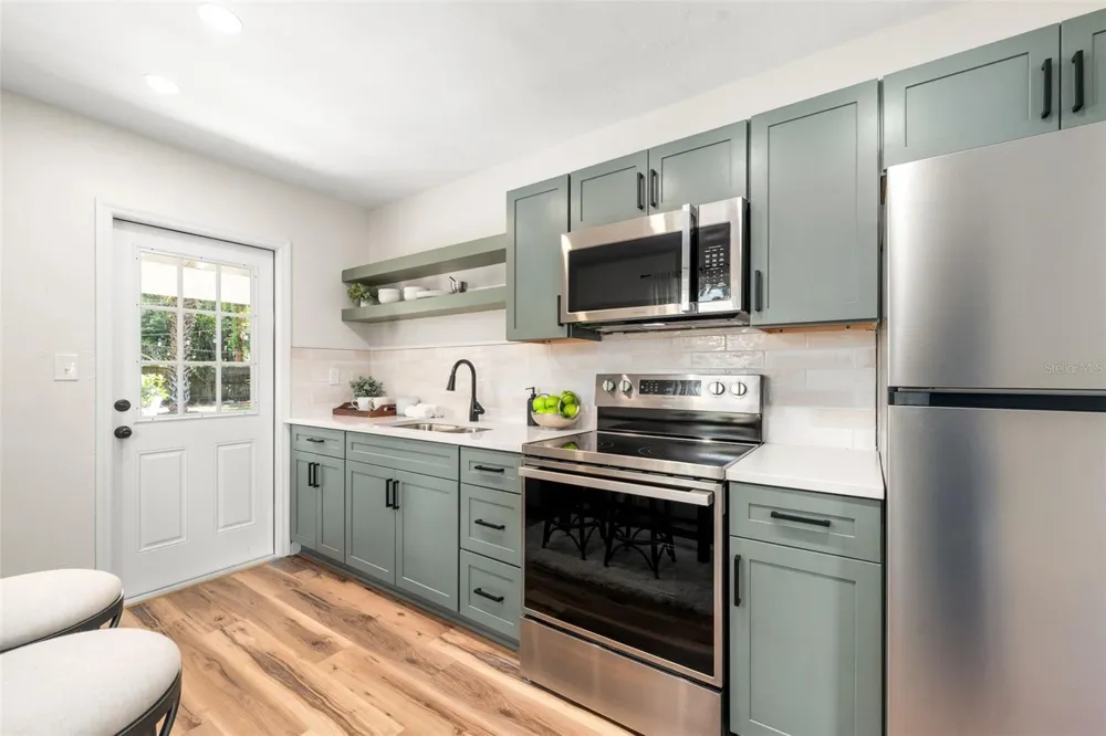 807 NW 24TH AVENUE Gainesville, FL 32609