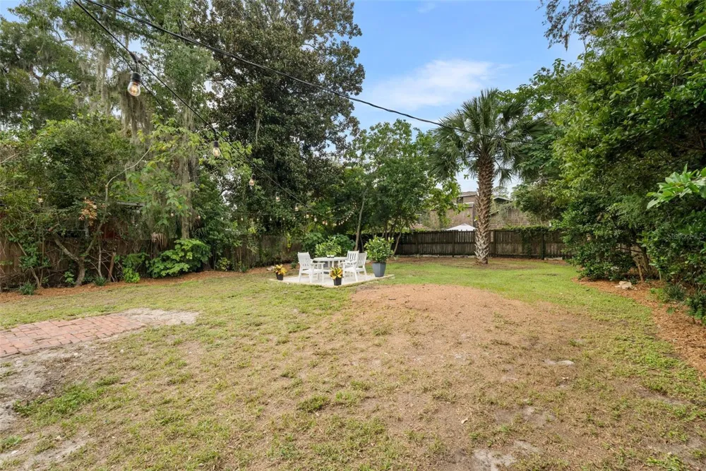 807 NW 24TH AVENUE Gainesville, FL 32609