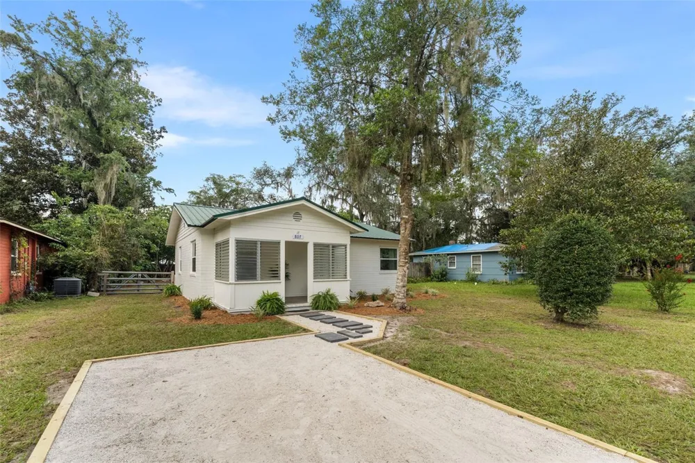 807 NW 24TH AVENUE Gainesville, FL 32609