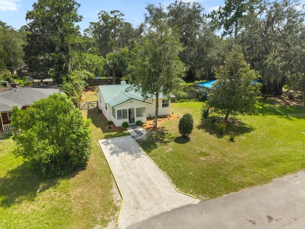 807 NW 24TH AVENUE Gainesville, FL 32609