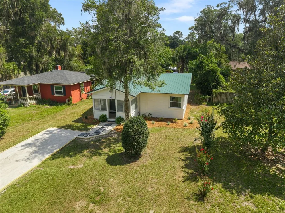 807 NW 24TH AVENUE Gainesville, FL 32609