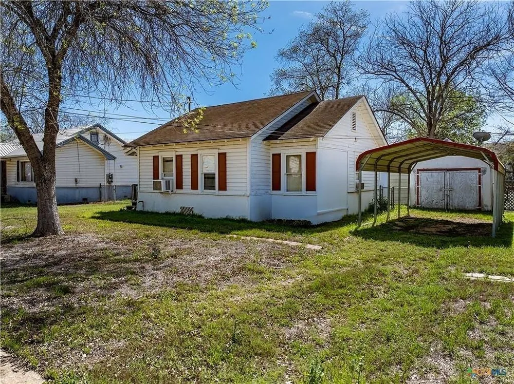 226 Thornton Street Gonzales, TX 78629
