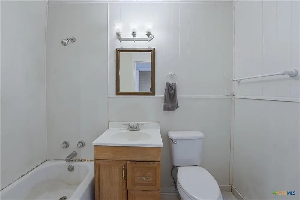 226 Thornton Street Gonzales, TX 78629