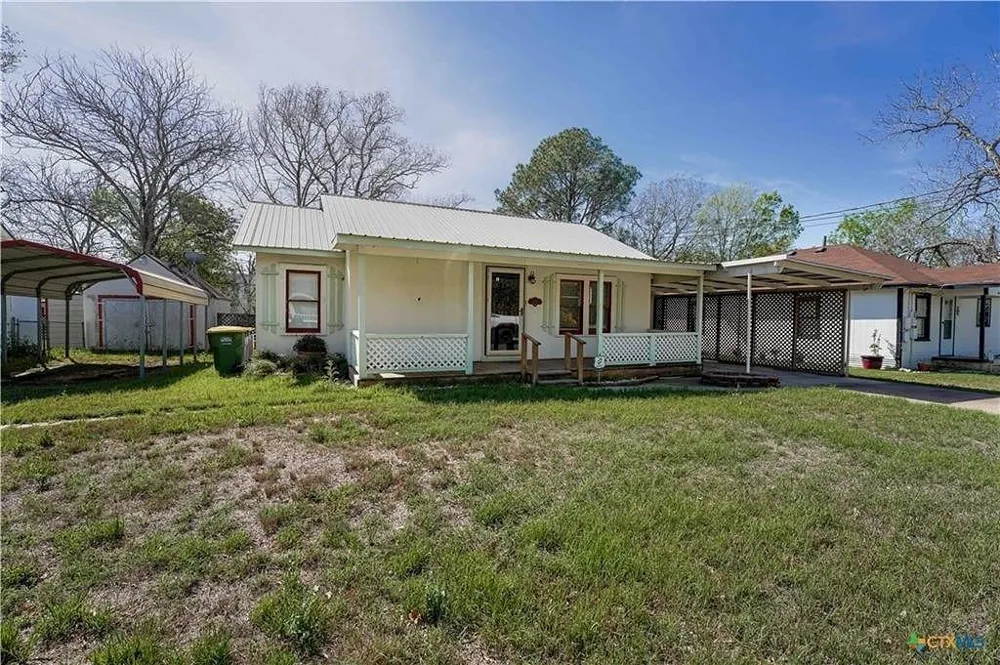 226 Thornton Street Gonzales, TX 78629