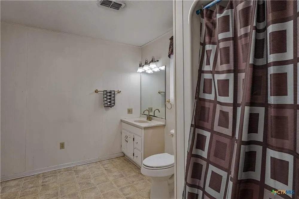 226 Thornton Street Gonzales, TX 78629