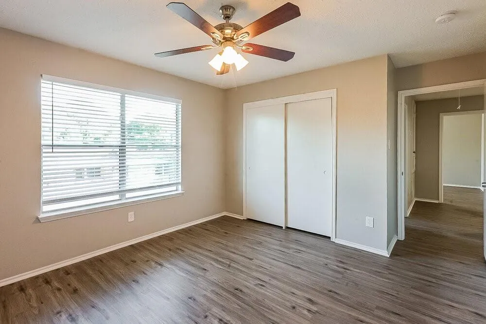 1909 Wildwood Ridge Drive Missouri City, TX 77489