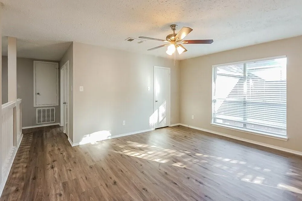 1909 Wildwood Ridge Drive Missouri City, TX 77489