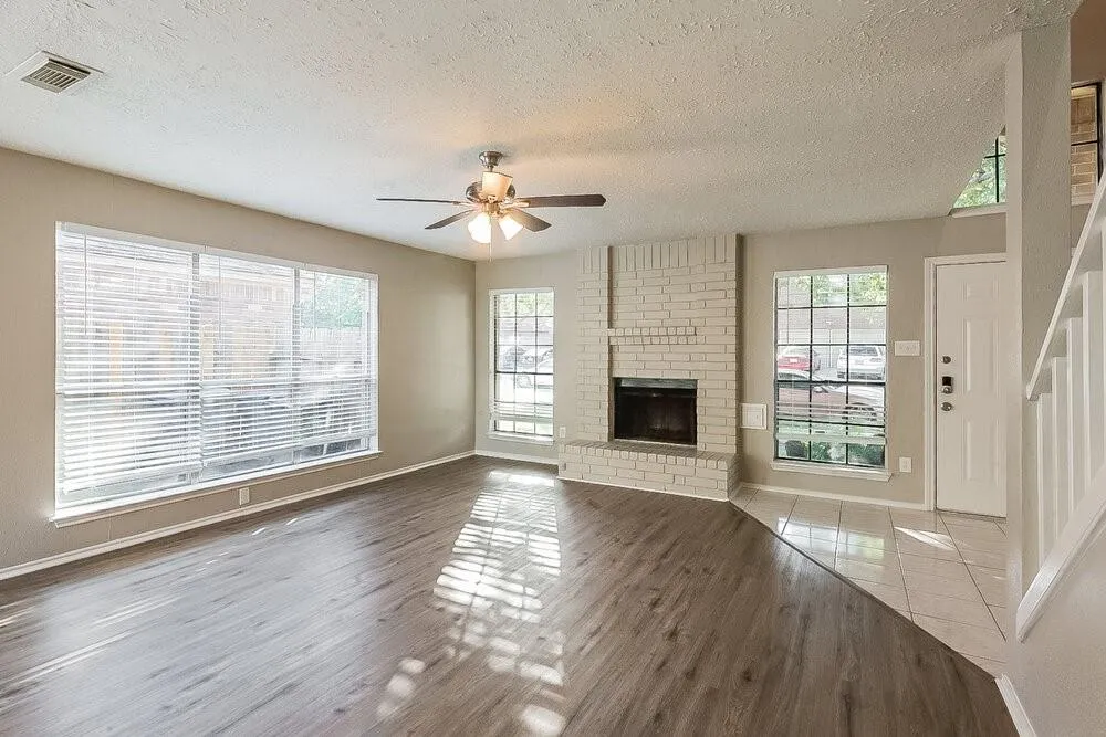 1909 Wildwood Ridge Drive Missouri City, TX 77489