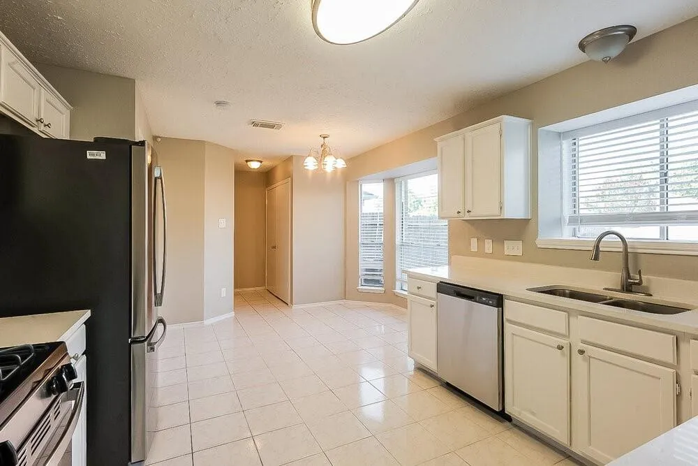 1909 Wildwood Ridge Drive Missouri City, TX 77489