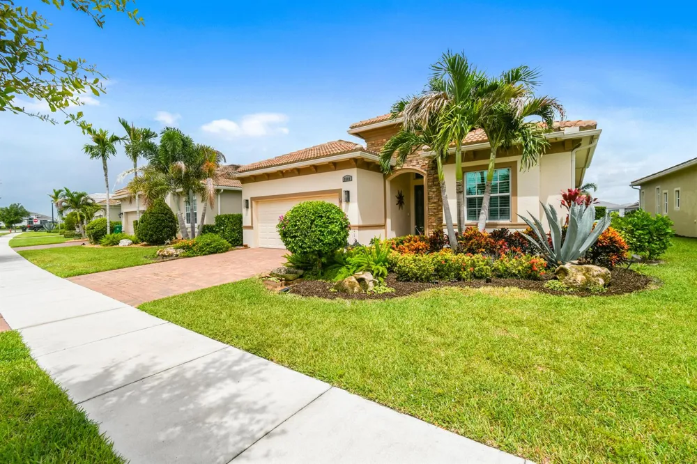 8864 SW Montova Way Port St. Lucie, FL 34987