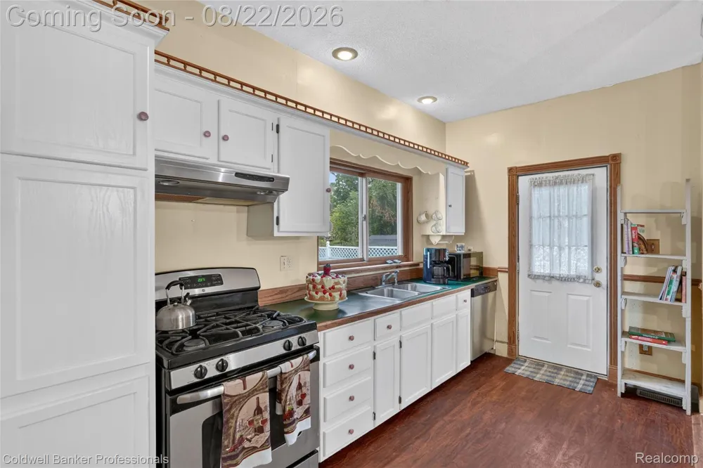108 College Street Holly Village, MI 48442