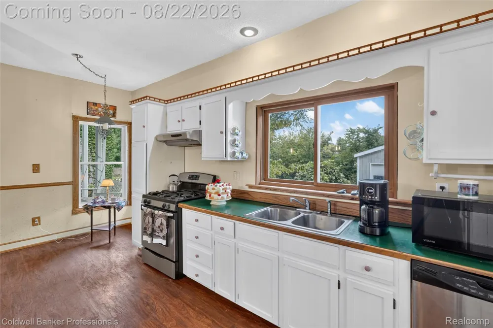 108 College Street Holly Village, MI 48442