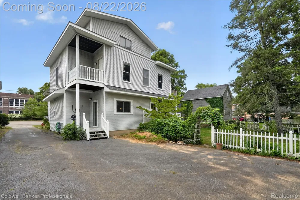 108 College Street Holly Village, MI 48442