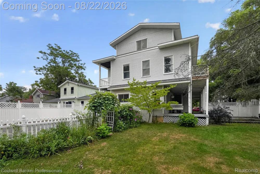 108 College Street Holly Village, MI 48442