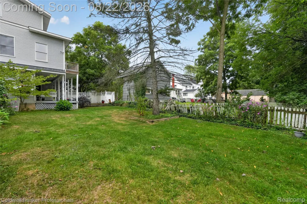 108 College Street Holly Village, MI 48442