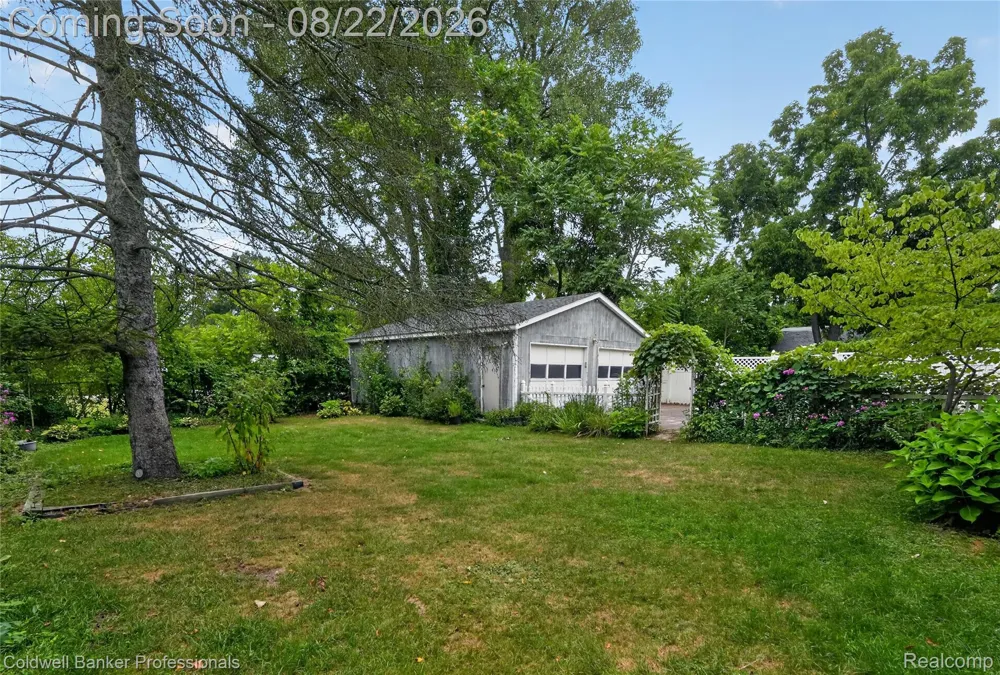 108 College Street Holly Village, MI 48442