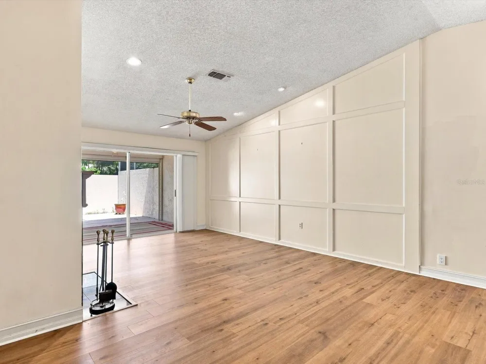 5381 KELLY DRIVE #15 Sarasota, FL 34233
