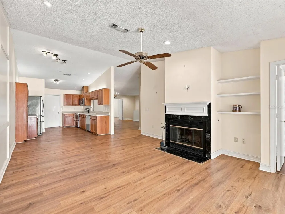5381 KELLY DRIVE #15 Sarasota, FL 34233