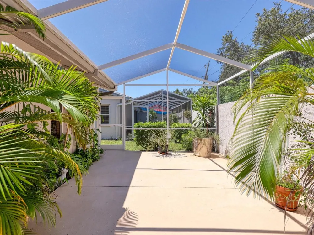 5381 KELLY DRIVE #15 Sarasota, FL 34233
