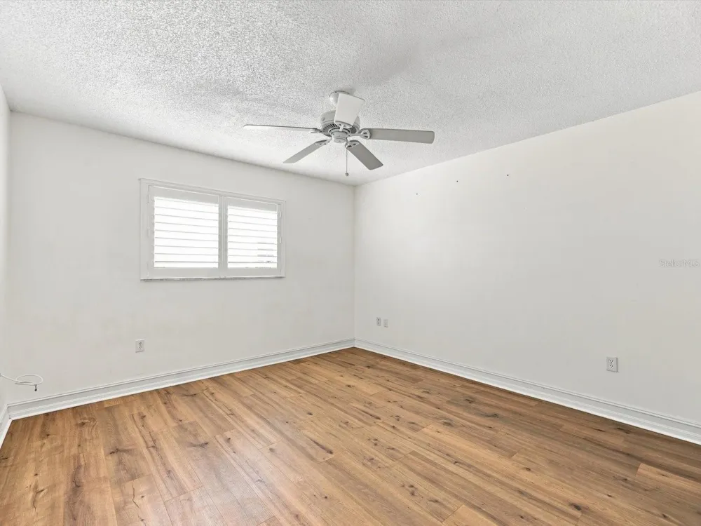 5381 KELLY DRIVE #15 Sarasota, FL 34233