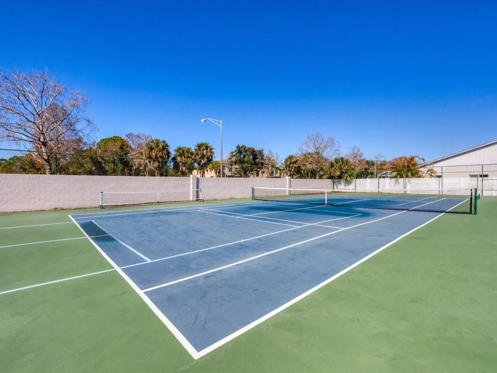 5381 KELLY DRIVE #15 Sarasota, FL 34233