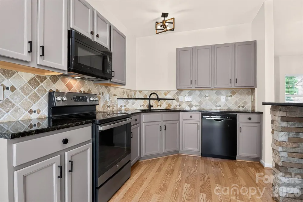 12028 Stratfield Place Circle Pineville, NC 28134