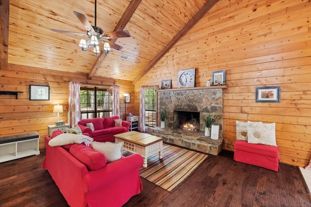 431 County Road 2487 Mineola, TX 75773