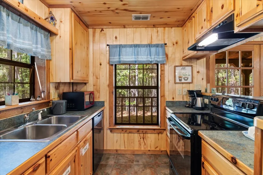 431 County Road 2487 Mineola, TX 75773