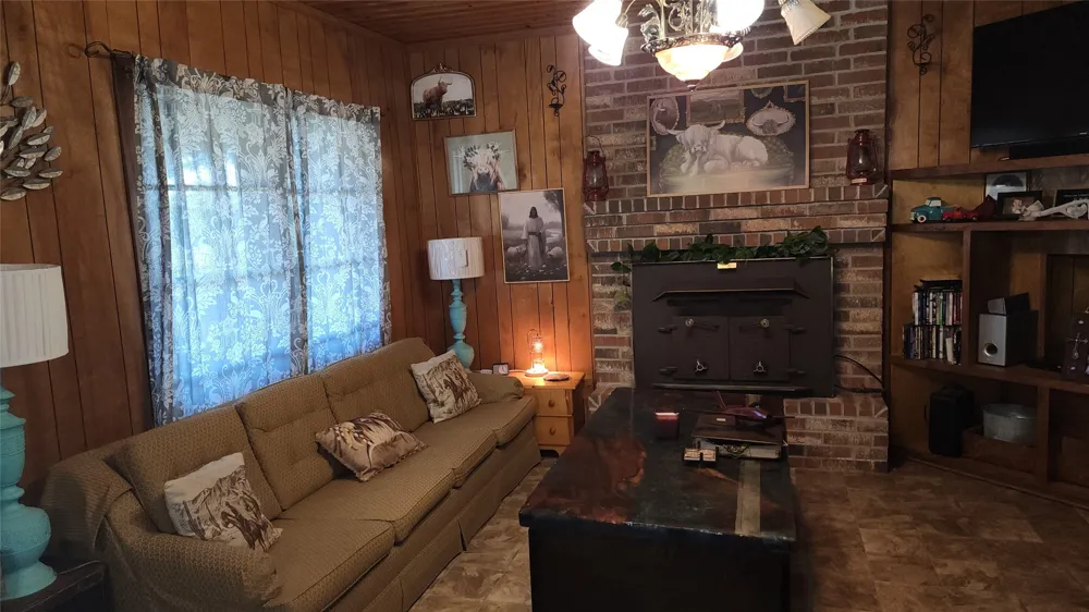 8617 Interstate 20 Eastland, TX 76448
