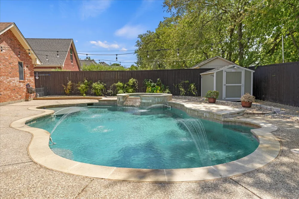 415 Valley View Lane Krum, TX 76249