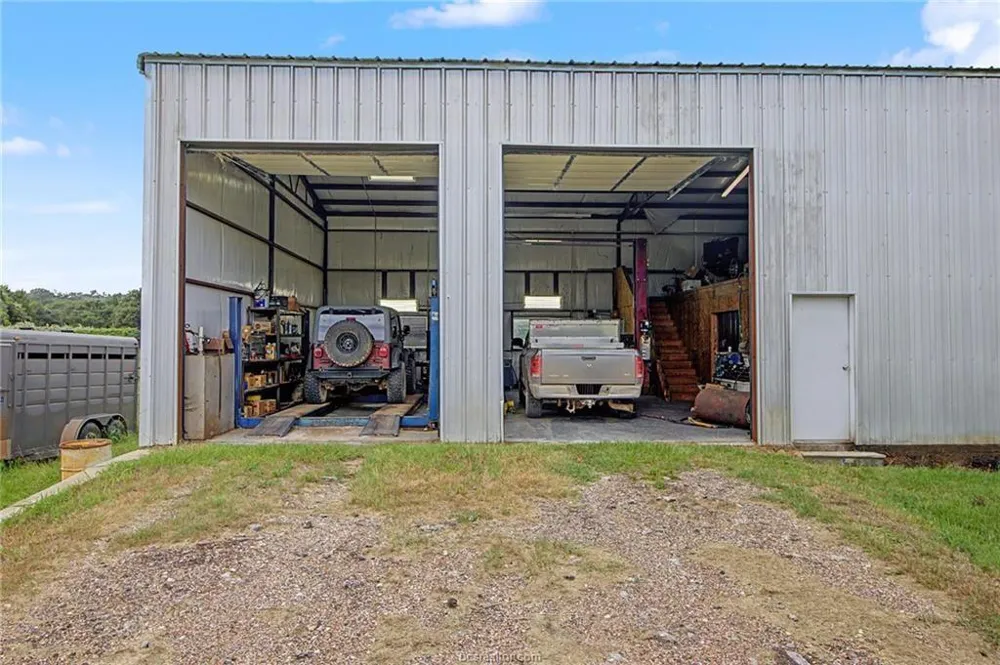 6128 County Road 358 Caldwell, TX 77857
