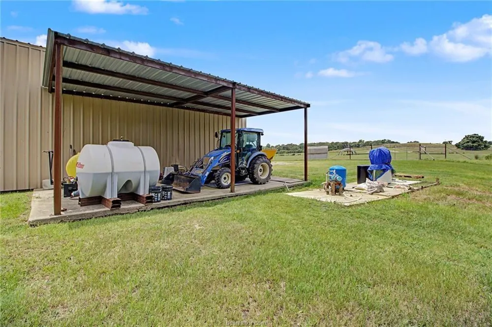 6128 County Road 358 Caldwell, TX 77857